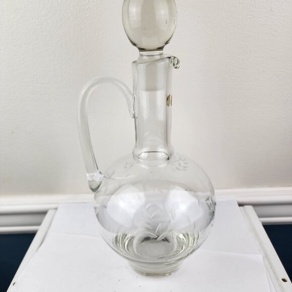 Crystal Etched Vintage Wine Decanter With Stopper - Picture 4 of 9